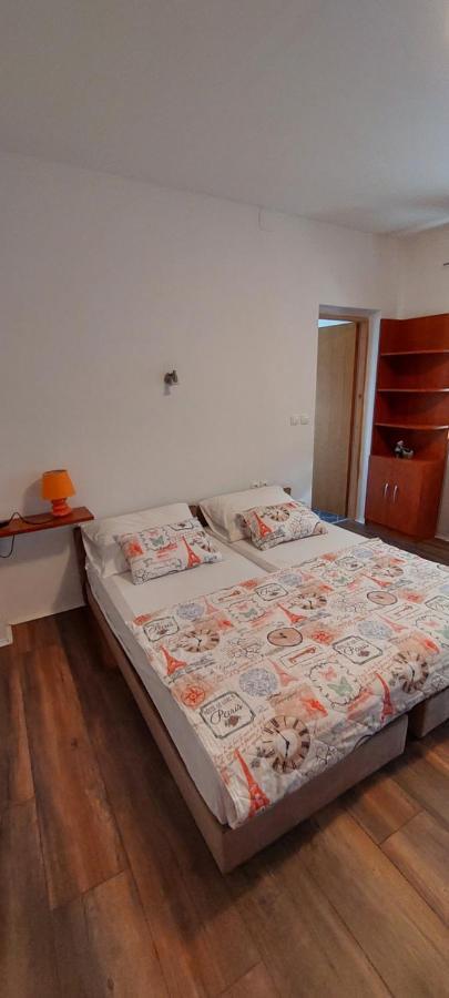 Apartments Matic Omisalj Luaran gambar